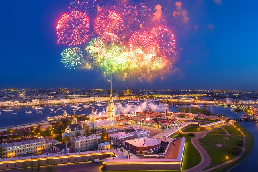 Салют на теплоходе 9 мая 2025