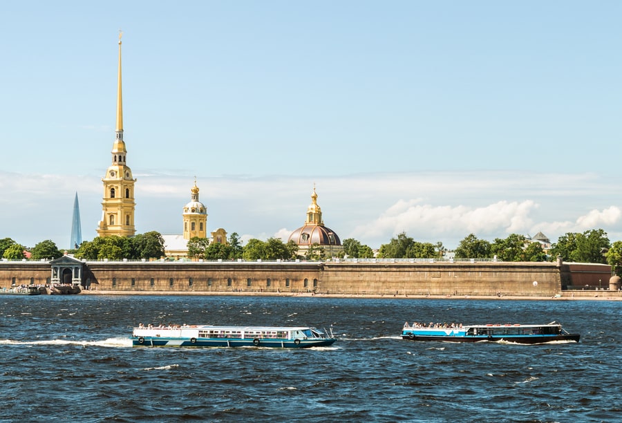 Экскурсия на теплоходе «Полуденный выстрел с Петропавловской крепости»