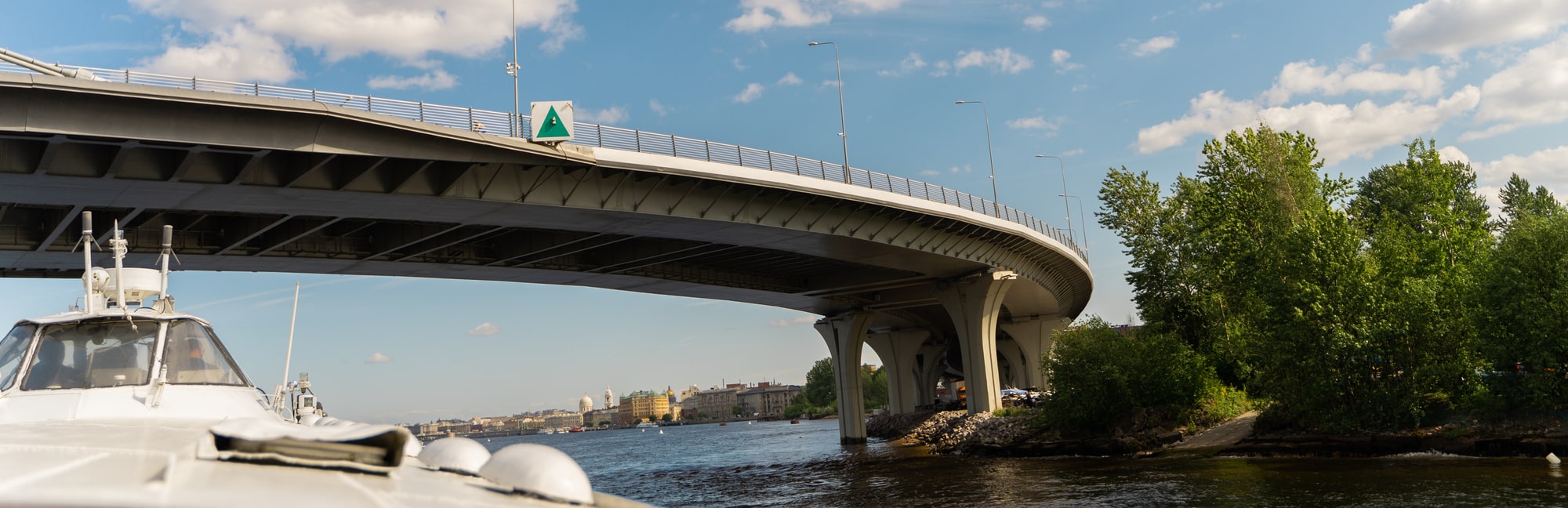 Комбо-тур в Кронштадт и Петергоф по воде