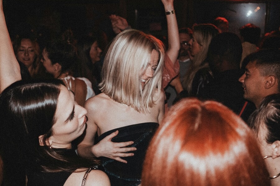 Вечеринка под разводными мостами с DJ-сетом